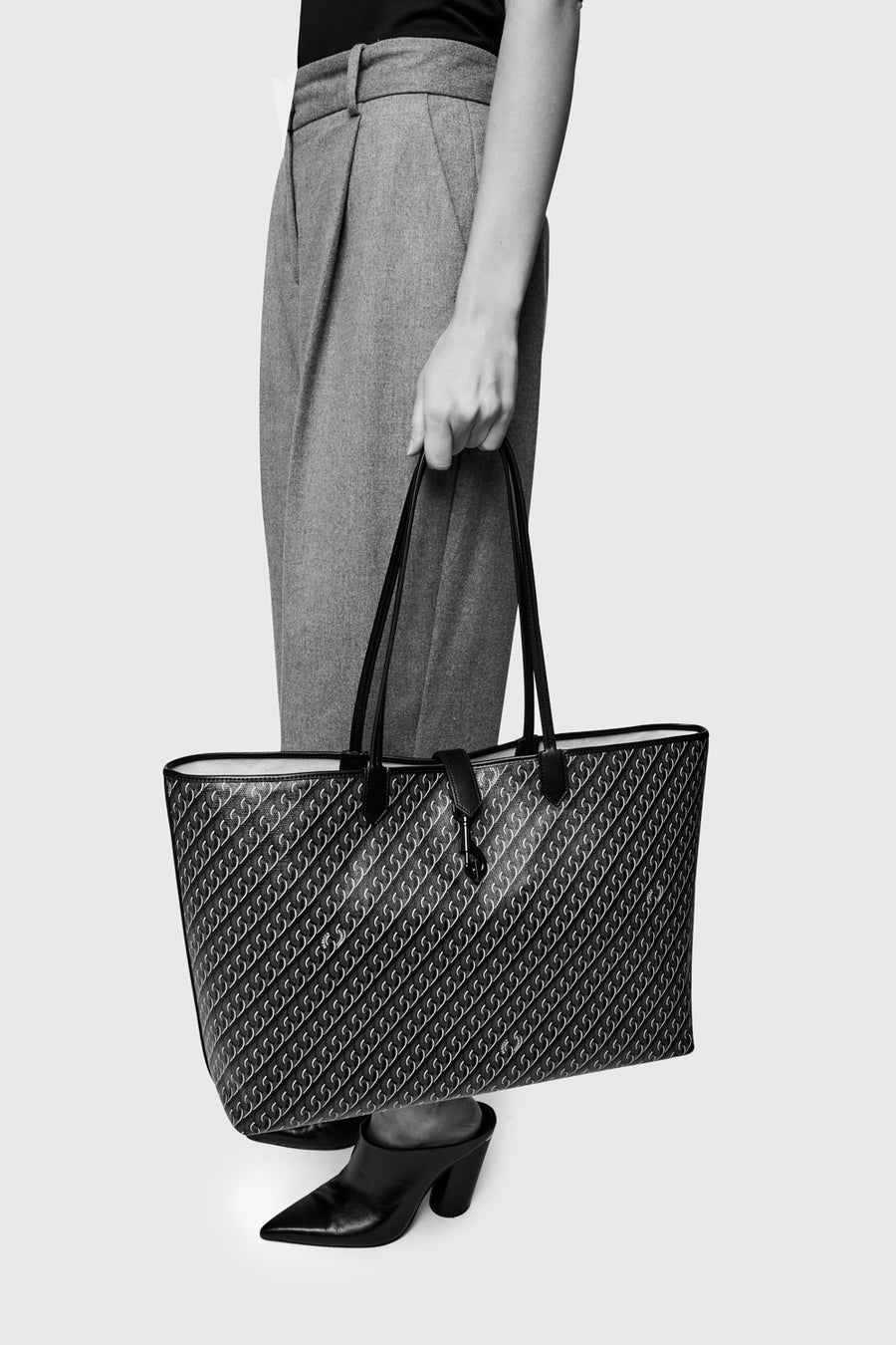 On The Go Chain Tote